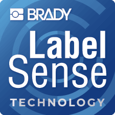 Une étiquette Brady LabelSense indiquant l’utilisation de la technologie intelligente LabelSense.
